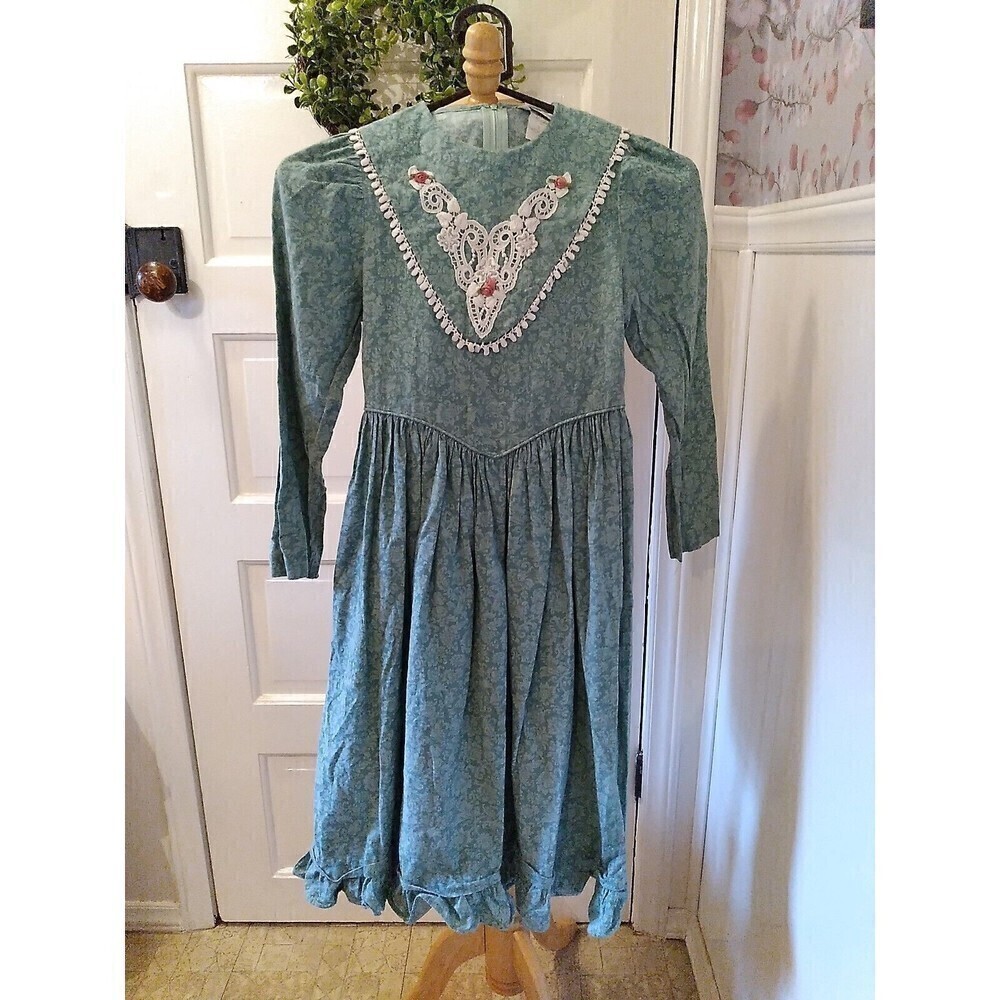 Vintage ILGWU Union Made RARE EDITIONS Girls Green Pheasant Long Dress 8 Lace
